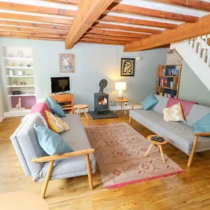 https://bamforth-cottage.yorkshirehotels.net