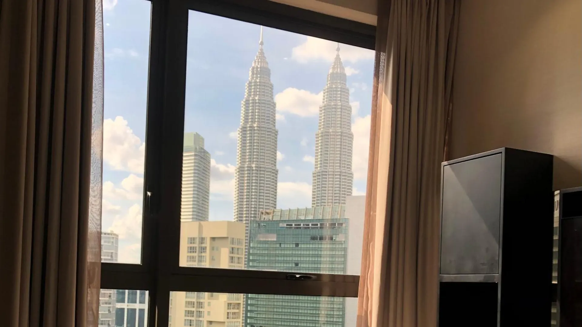 8 Kia Peng Suites Klcc By Luna Kuala Lumpur
